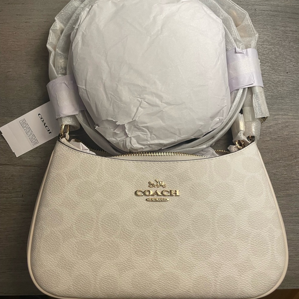 Coach Women's White/Cream Shoulder Bag - Picture 2 of 8